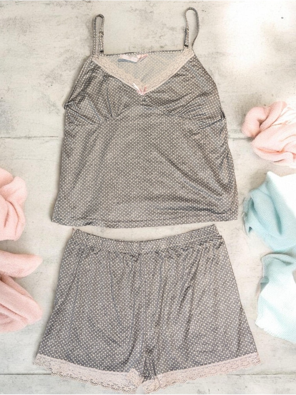 Body Touch Women’s Gray Polka Dot Camisole & Shorts Sleep Set!